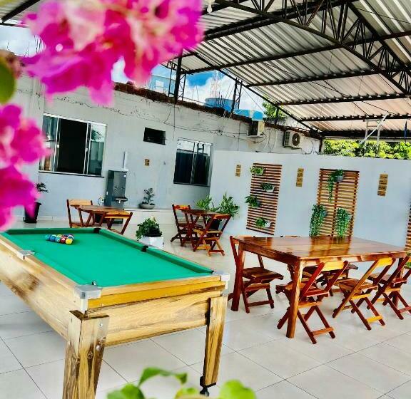 Hostel Meio Do Mundo