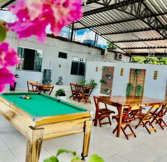 Hostel Meio Do Mundo