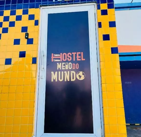 Hostel Meio Do Mundo