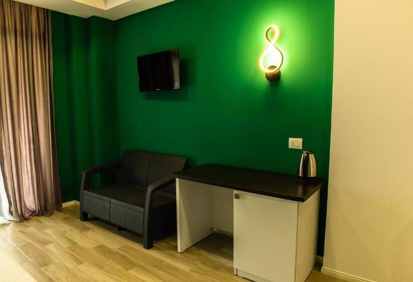 هتل Costa Del Sol