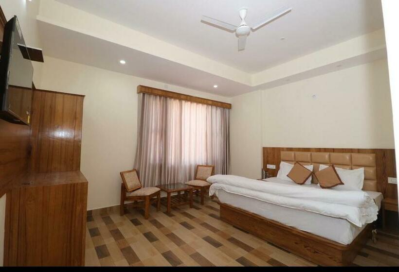 Fabhotel Himalayan Park