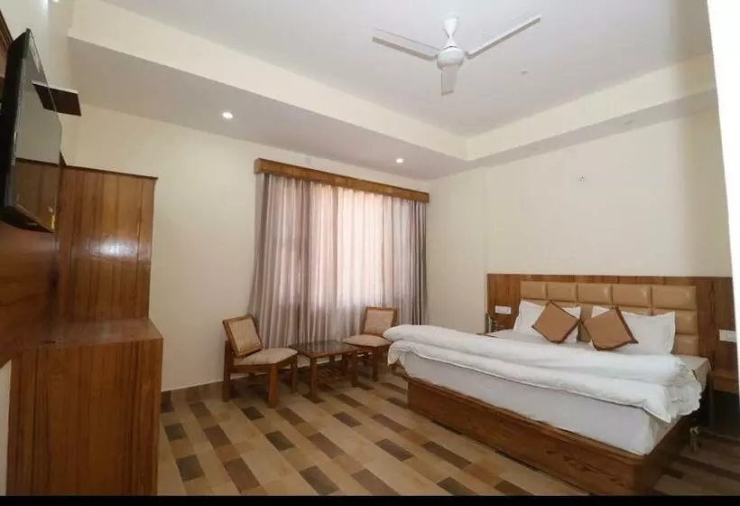 Fabhotel Himalayan Park