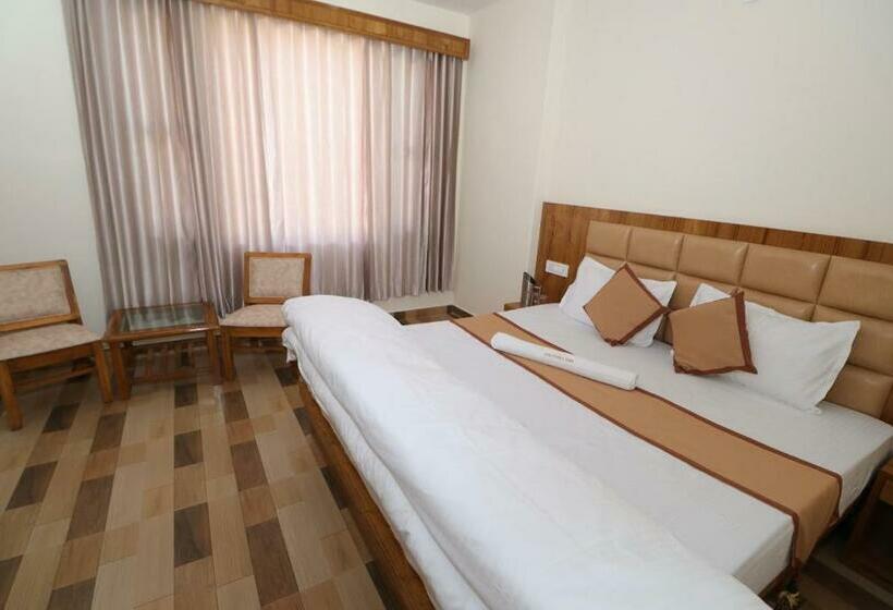 Fabhotel Himalayan Park