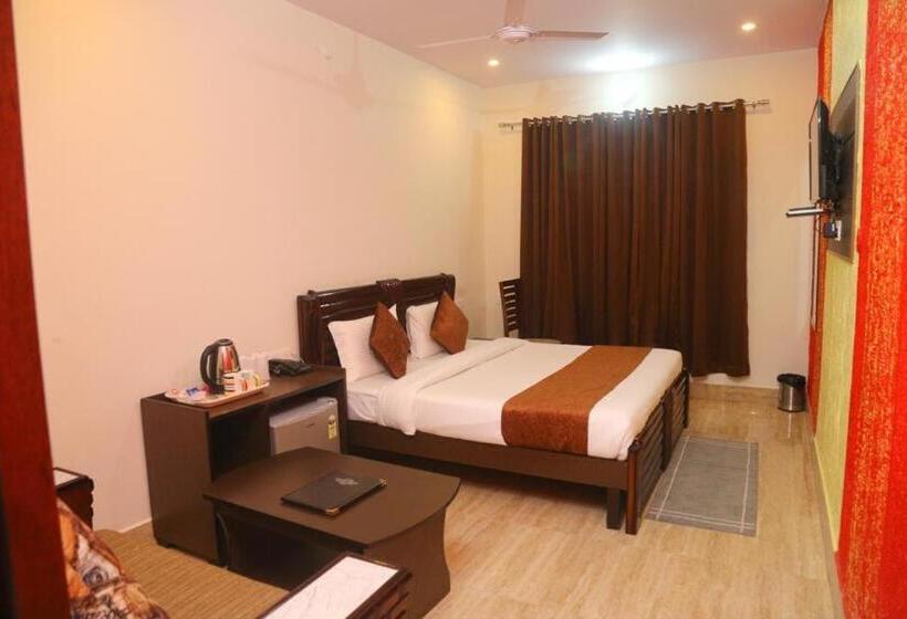 호텔 Holiday Resort