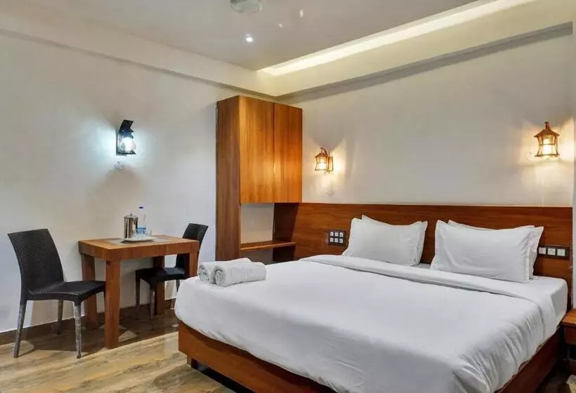 ホテル Omkar Executive