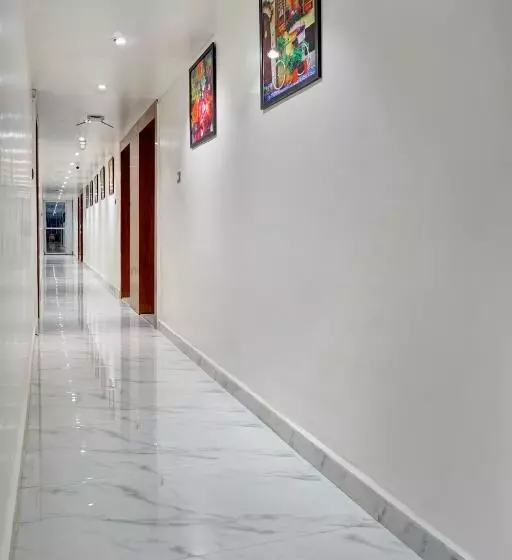 ホテル Omkar Executive