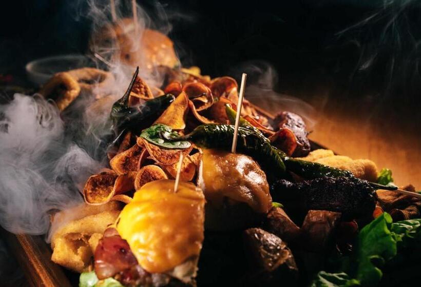 مبيت وإفطار Pensiunea Tara Codrului