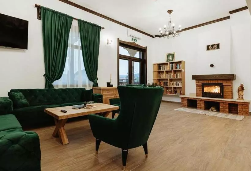 Aamiaismajoitus (B&B) Pensiunea Tara Codrului