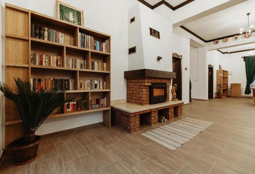 مبيت وإفطار Pensiunea Tara Codrului