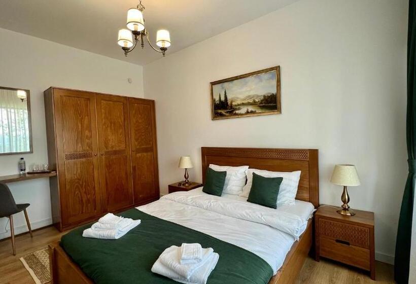 בית מלון כפרי Agropensiunea La Gradina