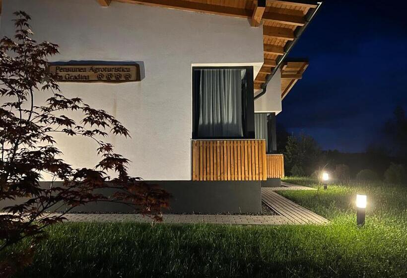 בית מלון כפרי Agropensiunea La Gradina
