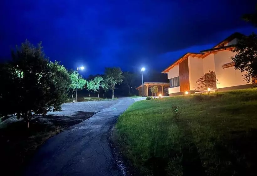 Hotelli Agropensiunea La Gradina
