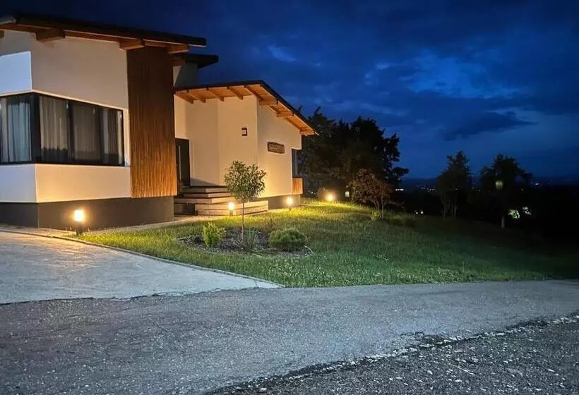 Hotelli Agropensiunea La Gradina