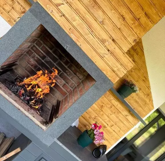 Hotelli Agropensiunea La Gradina
