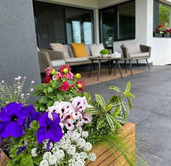 בית מלון כפרי Agropensiunea La Gradina