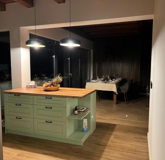 בית מלון כפרי Agropensiunea La Gradina