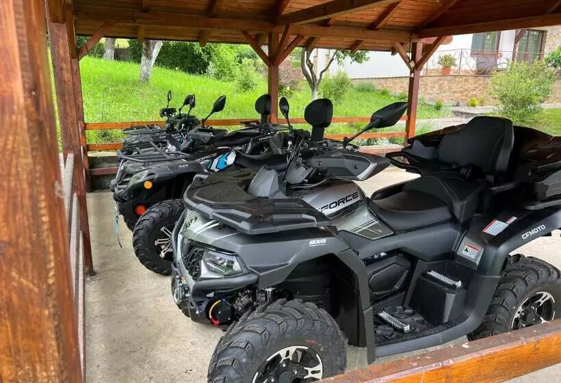 Hotelli Agropensiunea La Gradina