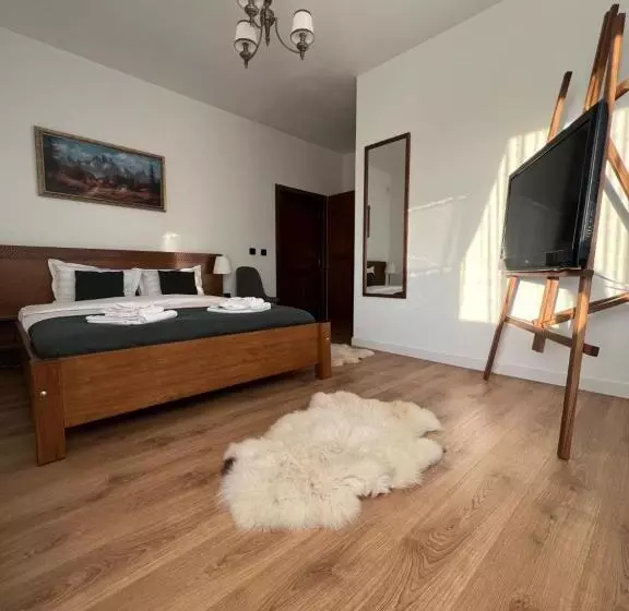 Hotelli Agropensiunea La Gradina