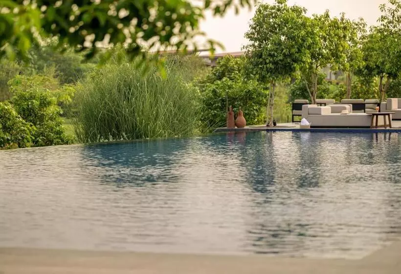 Hotelli Mysa Zinc Journey By The Fern, Nani Devati