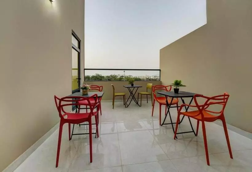 هتل Three Palms Suites