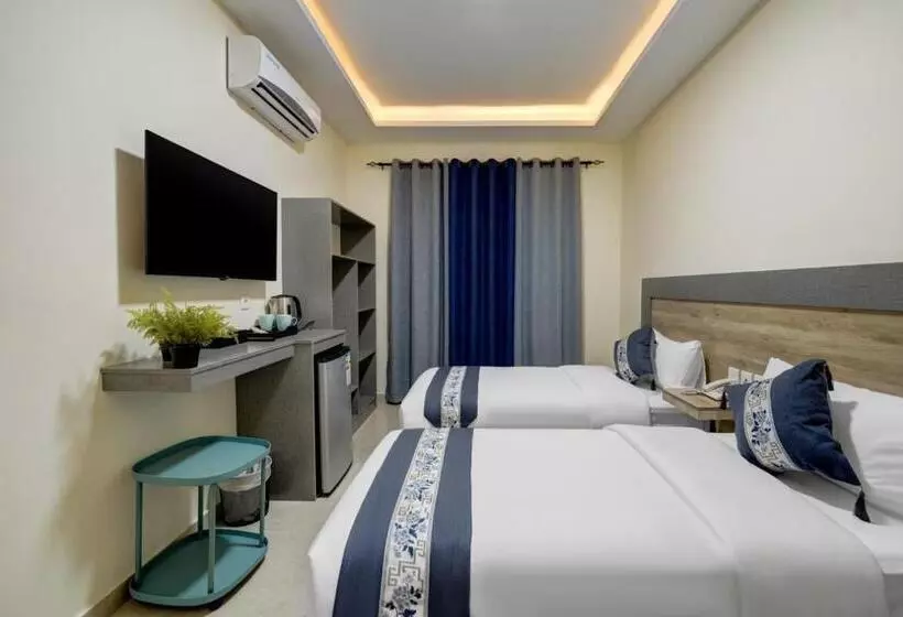 هتل Three Palms Suites