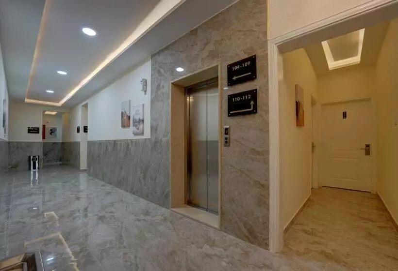 هتل Three Palms Suites