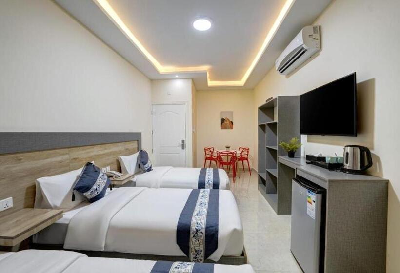 Hotel Three Palms Suites