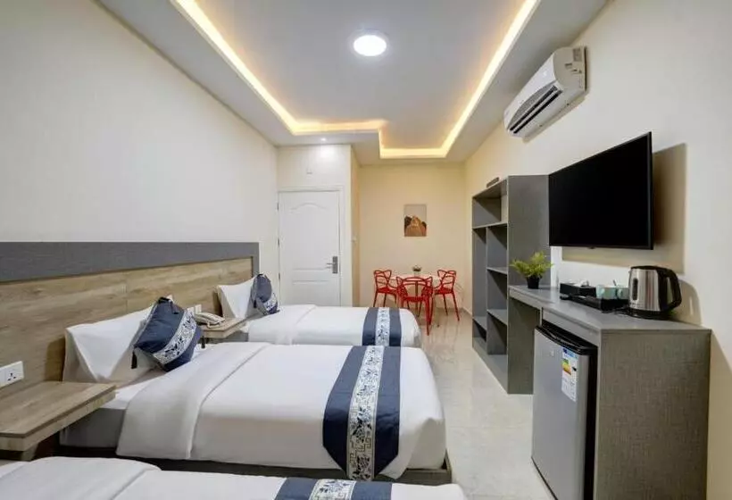 هتل Three Palms Suites