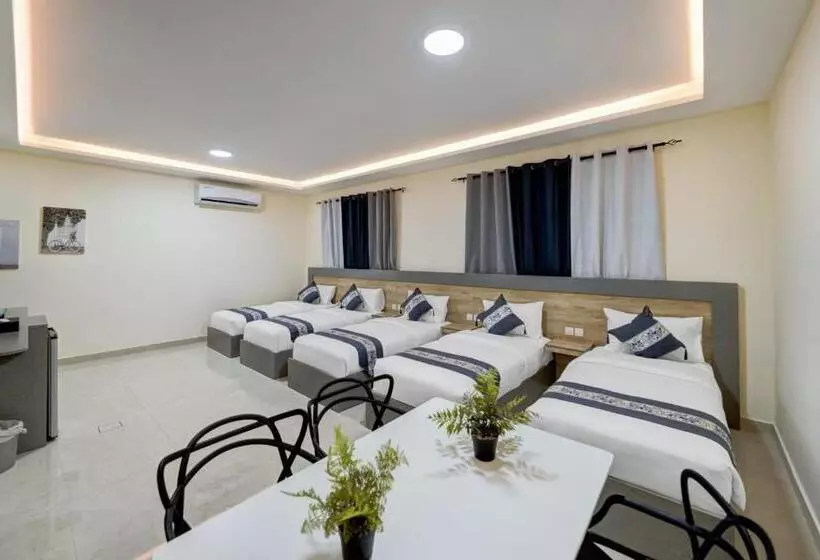 هتل Three Palms Suites