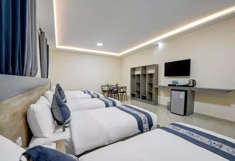 هتل Three Palms Suites