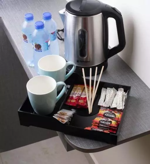 هتل Three Palms Suites