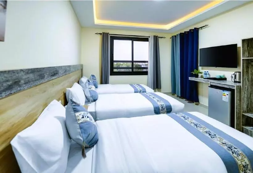 هتل Three Palms Suites