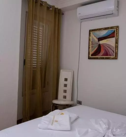 ペンション Albjona Guesthouse
