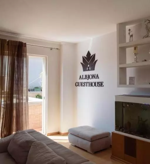 ペンション Albjona Guesthouse