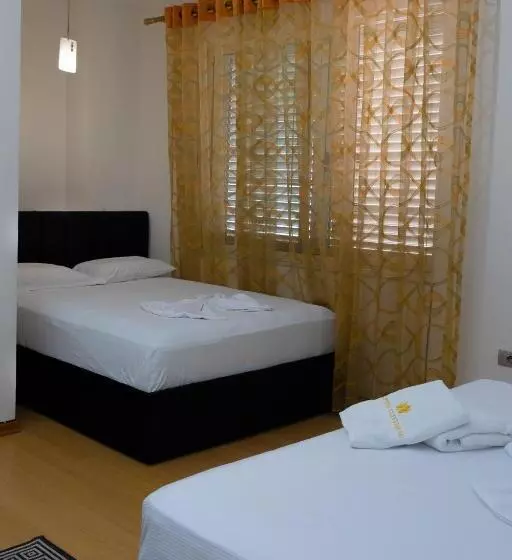 ペンション Albjona Guesthouse