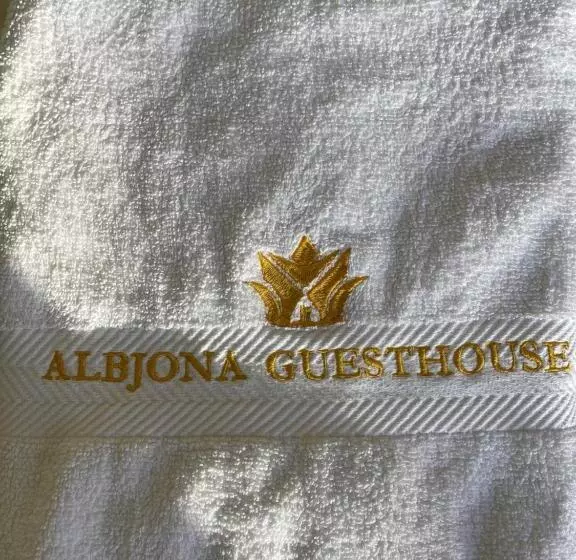 ペンション Albjona Guesthouse