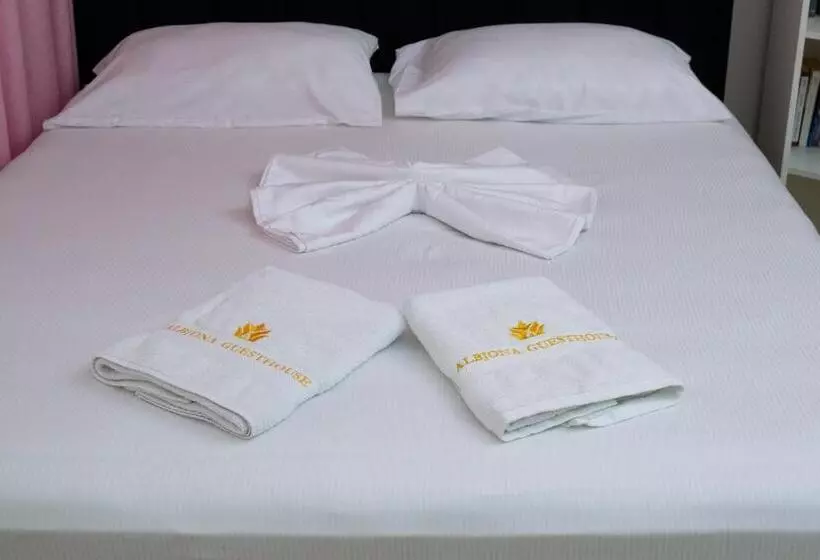 ペンション Albjona Guesthouse