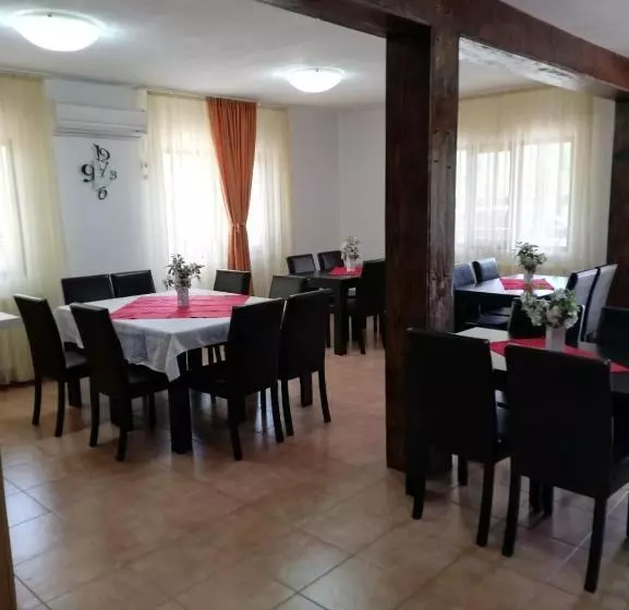 پانسیون Casa Carp Calarasi