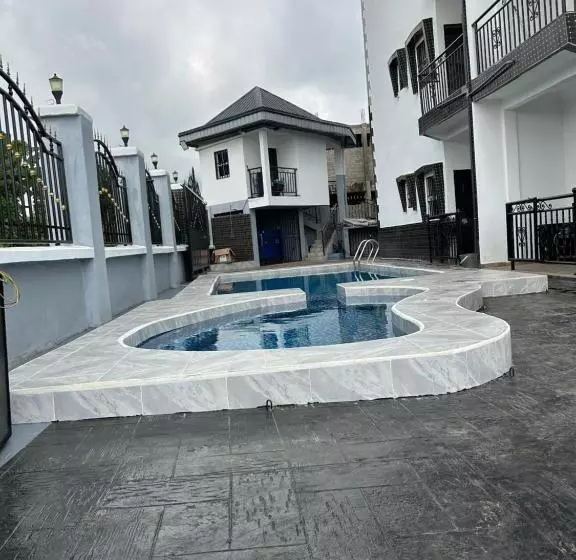 پانسیون Deluxe Mansion