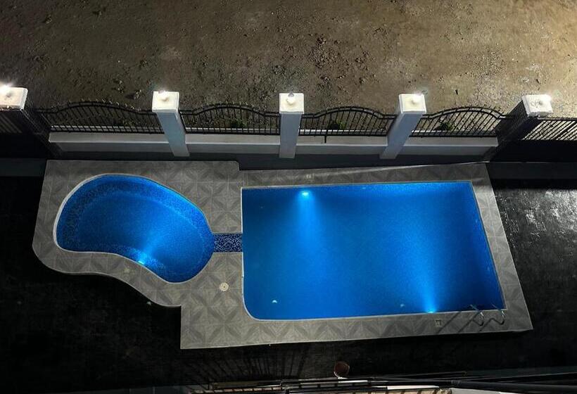 پانسیون Deluxe Mansion