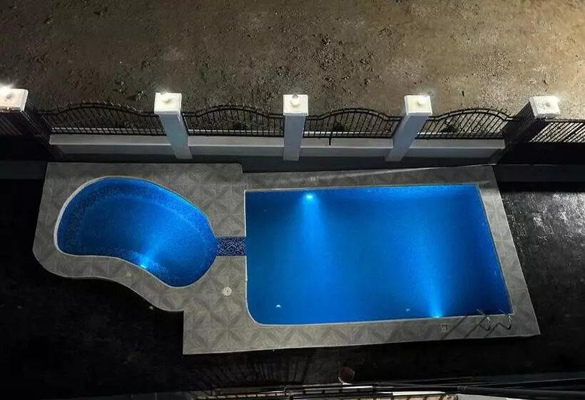 پانسیون Deluxe Mansion