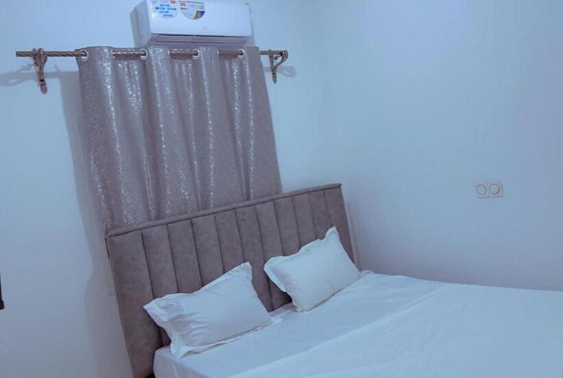 پانسیون Deluxe Mansion