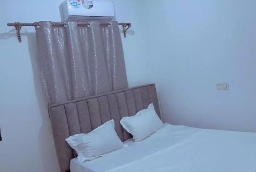 پانسیون Deluxe Mansion