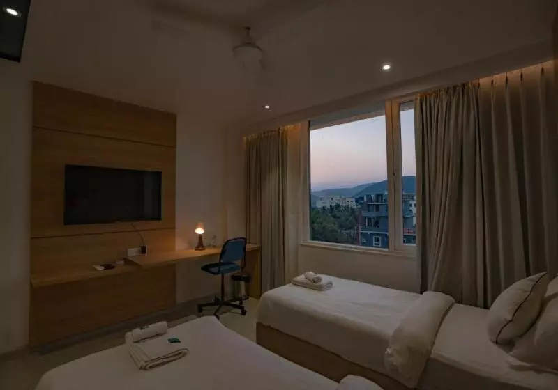 Hotelli Ocean Breeze Stay And Relax