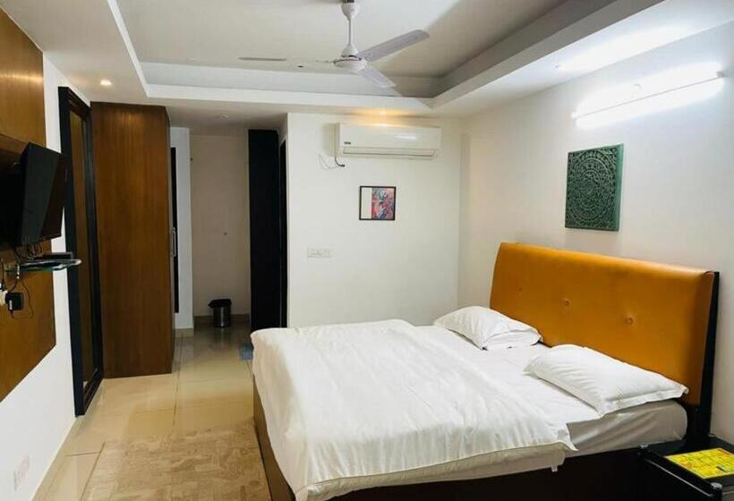 Hotel Yard Noida