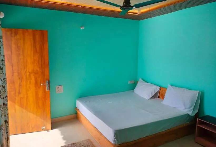 ホテル Shree Neelkanth Resort