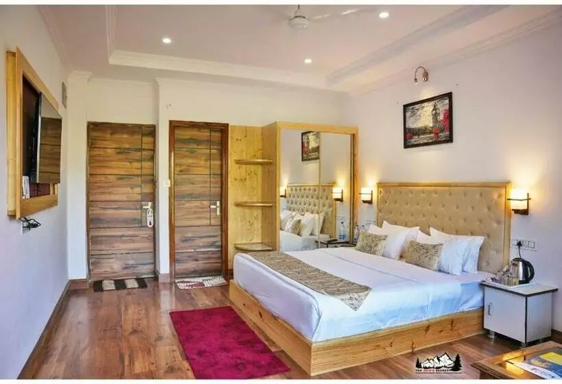 ホテル The Jains Resort