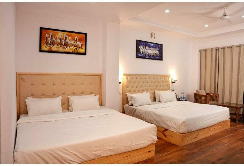 호텔 The Jains Resort