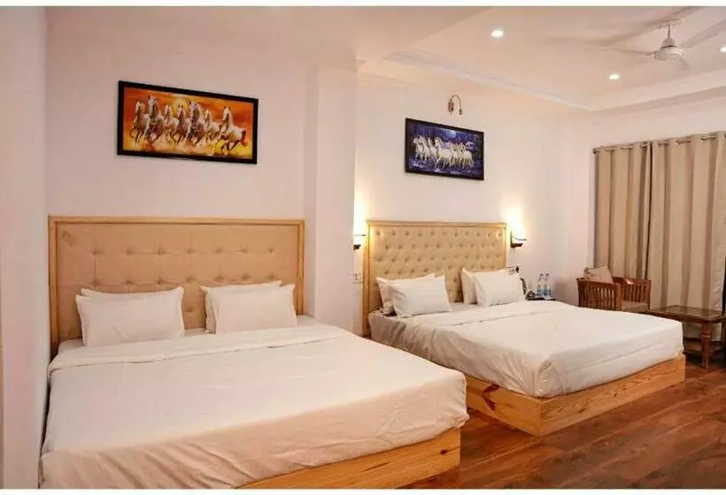 ホテル The Jains Resort