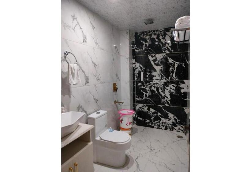 호텔 The Jains Resort